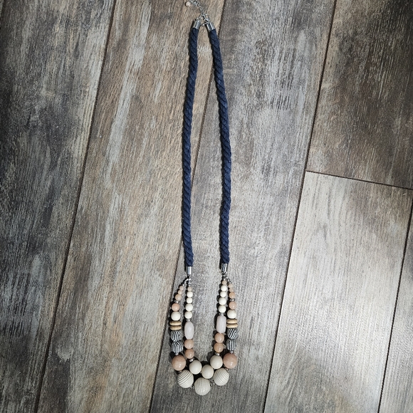 LOFT Chunky Cream Tan Navy Blue Long Beaded Rope Chain Necklace 18" Long - Picture 3 of 7